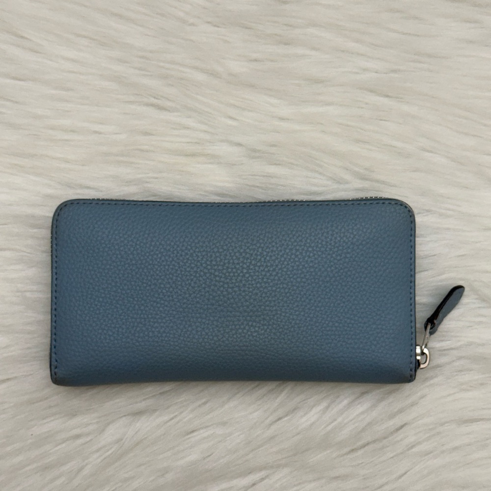 COACH - BLUE PEBBLED LEATHER LONG ZIP WALLET - Picture 4 of 16
